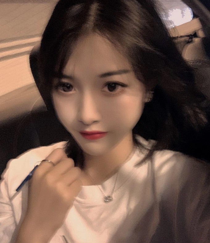 三亚极品Sao妹妹00后 粉嫩b很浅